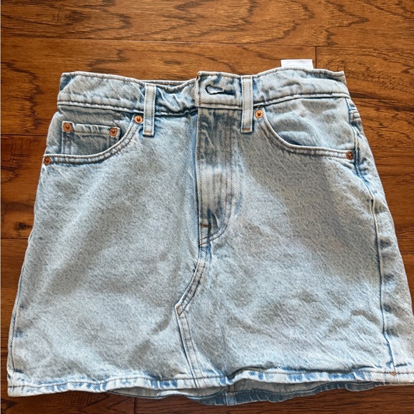Levi’s Denim Mini Skirt - Picture 1 of 6
